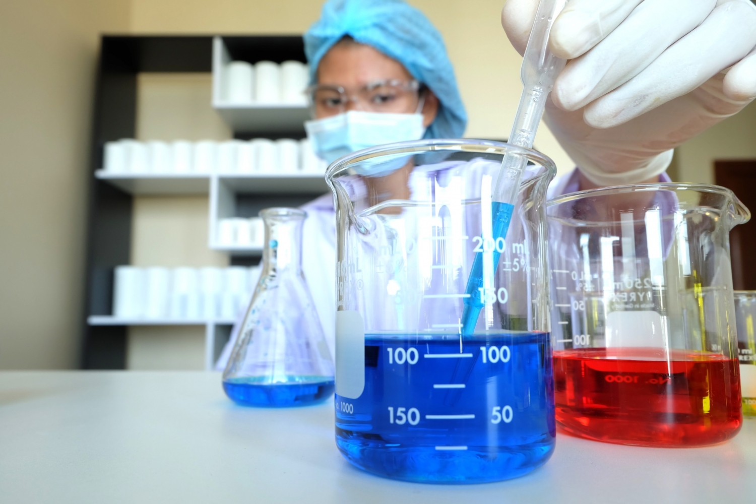 5-Key-Benefits-of-Choosing-the-Right-Acetonitrile-Grade-for-HPLC